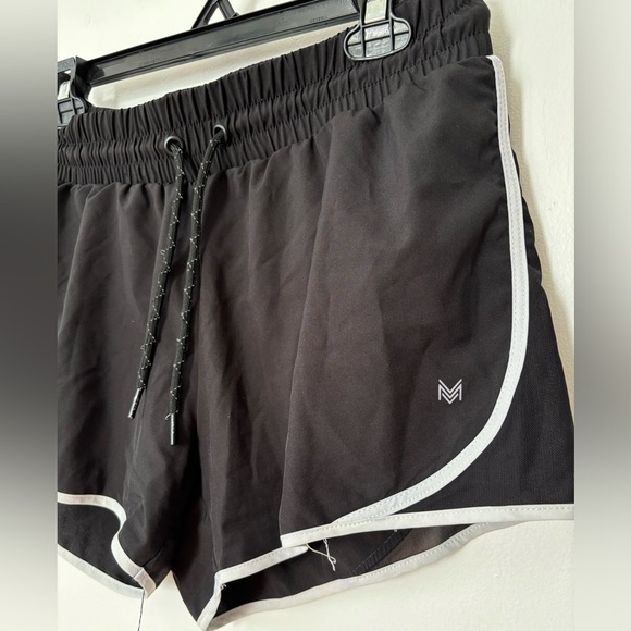 🎉4/30$🎉  Ardene Move Black Athletic Shorts – Size Large 🖤 - Picture 4 of 4